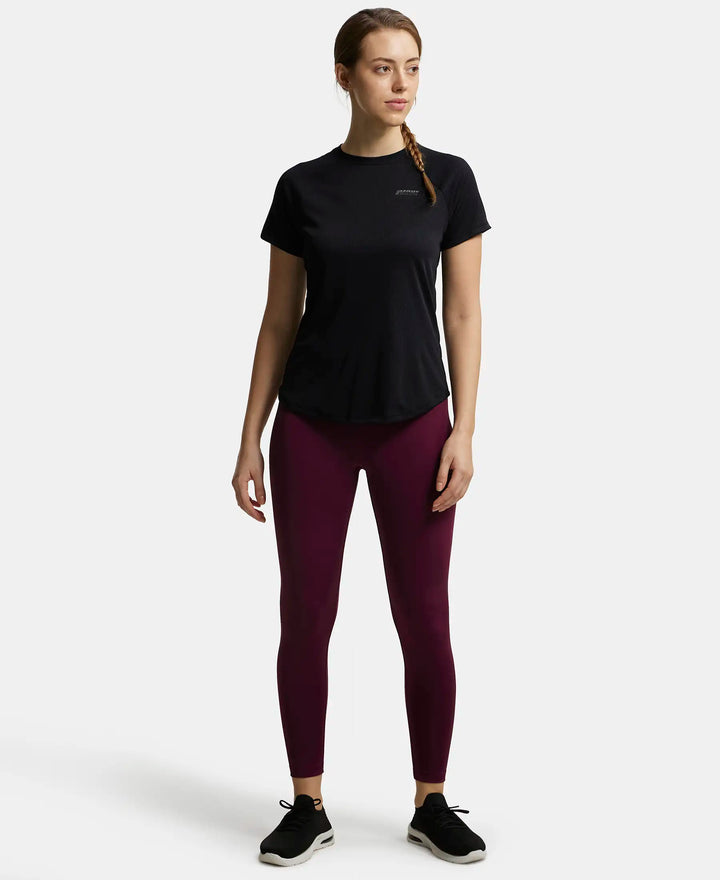 Microfiber Fabric Relaxed Fit Half Sleeve Breathable Mesh T-Shirt - Black-4