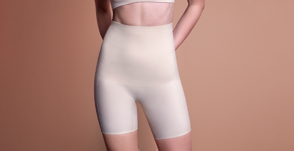 Does Shapewear Help Reduce Belly Fat and Create a Smoother Silhouette?