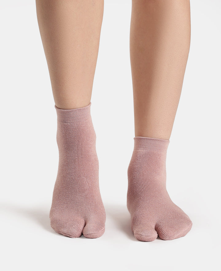 Acrylic Polyester Nylon Stretch Ankle Length Socks with StayFresh Treatment - Pale Mauve