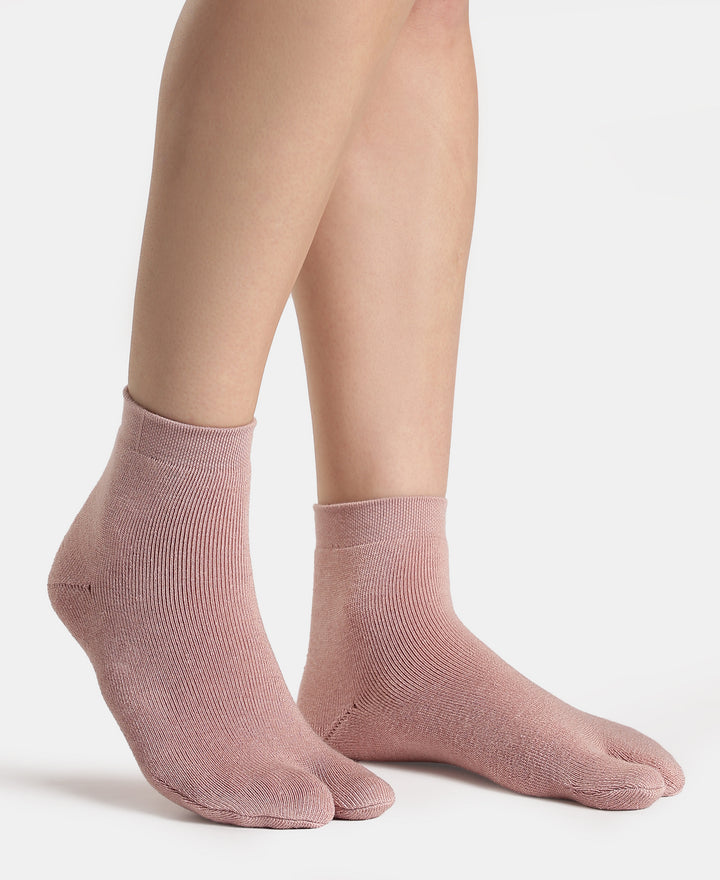 Acrylic Polyester Nylon Stretch Ankle Length Socks with StayFresh Treatment - Pale Mauve