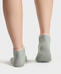 Compact Cotton Stretch Low Show Socks with StayFresh Treatment - Oatmeal Melange & Soft Chambray (Pack of 2)
