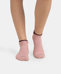 Compact Cotton Stretch Solid Low Show Socks with Stay Fresh Treatment - Pale Mauve & Wine Tasting (Pack of 2)