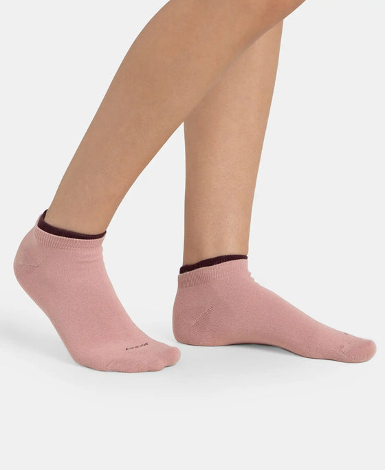 Compact Cotton Stretch Solid Low Show Socks with Stay Fresh Treatment - Pale Mauve & Wine Tasting (Pack of 2)