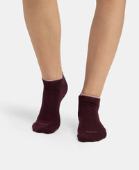 Compact Cotton Stretch Solid Low Show Socks with Stay Fresh Treatment - Pale Mauve & Wine Tasting (Pack of 2)