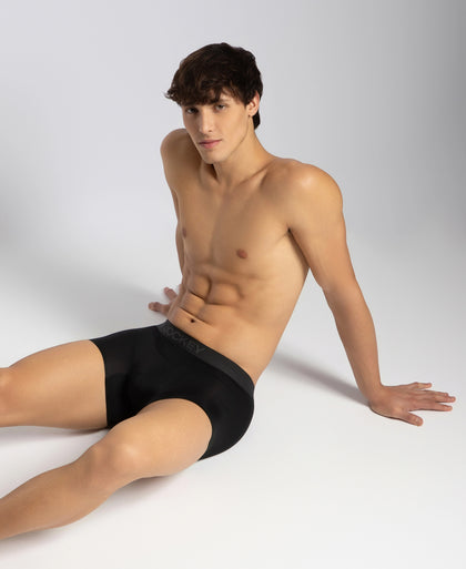 Tactouch Microfiber Elastane Stretch Seamfree Bonded Tech Solid Trunk with Internal Breathable Mesh - Black
