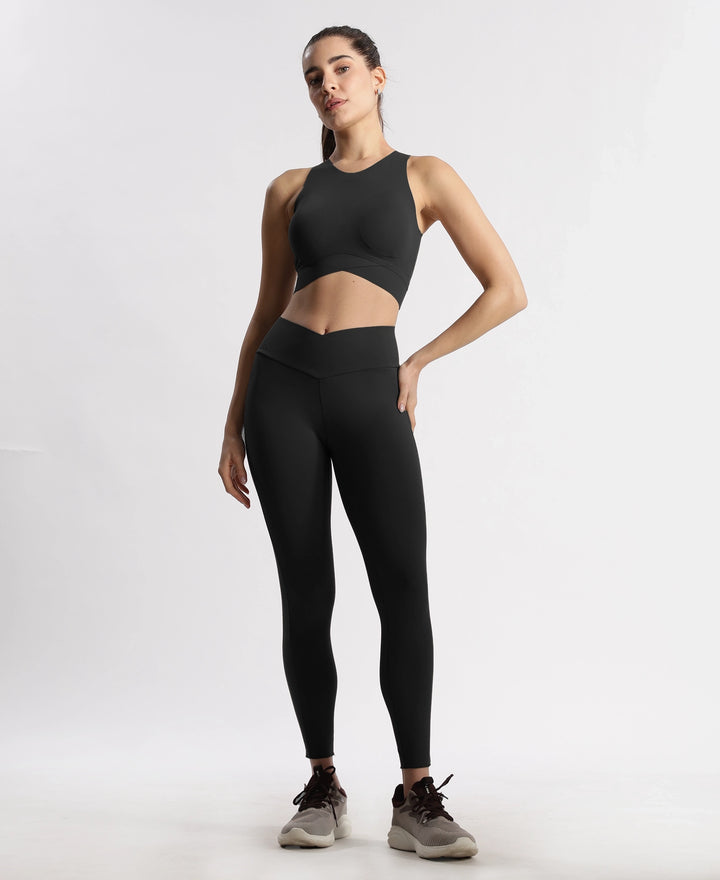 Wirefree Padded Microfiber Elastane Stretch Bonded Tech Full Coverage Sports Bra with 360 Degree Stretch - Black