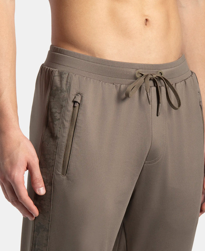 Microfiber Elastane Stretch Jogger with Zipper Pockets and StayDry Treatment - Green