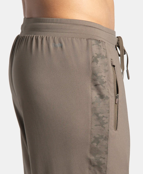 Microfiber Elastane Stretch Jogger with Zipper Pockets and StayDry Treatment - Green