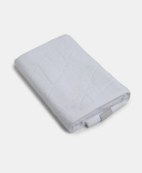 Cotton Terry Ultrasoft and Durable Patterned Bath Towel - White