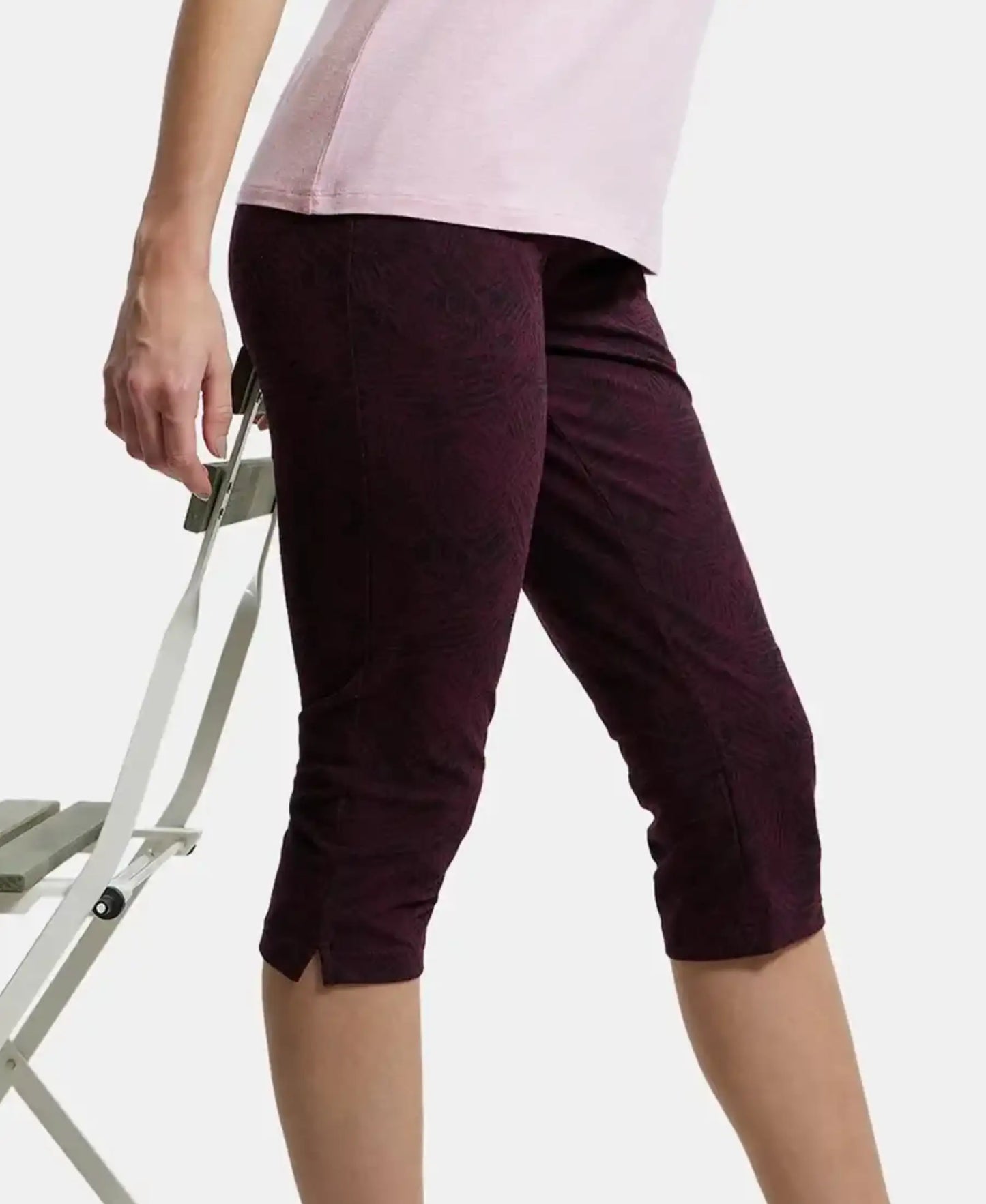 Super Combed Cotton Elastane Slim Fit Printed Capri with Side Pockets - Wintasting Printed-5