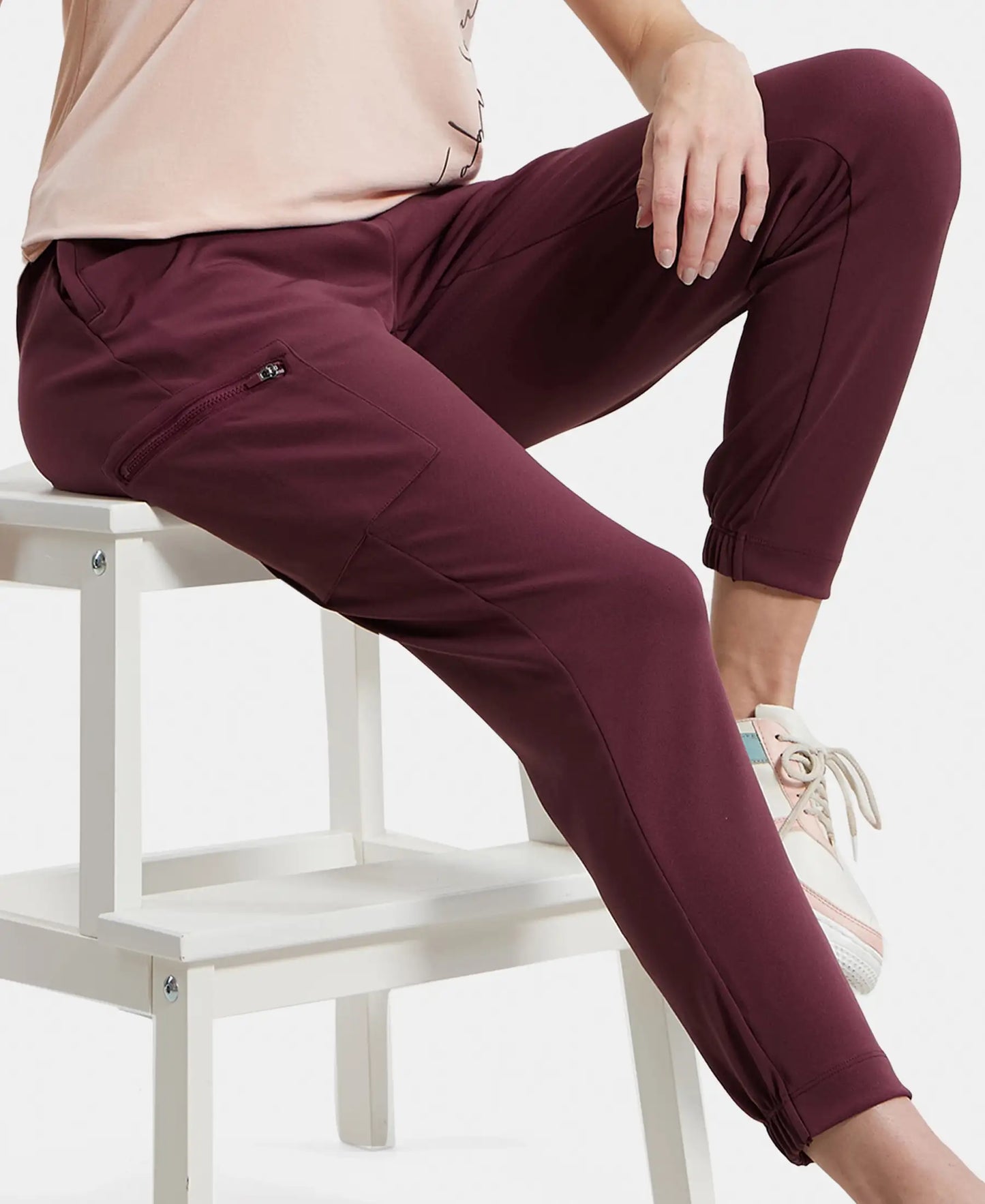 Microfiber Fabric Regular Fit Solid Travel Pants - Fig-5