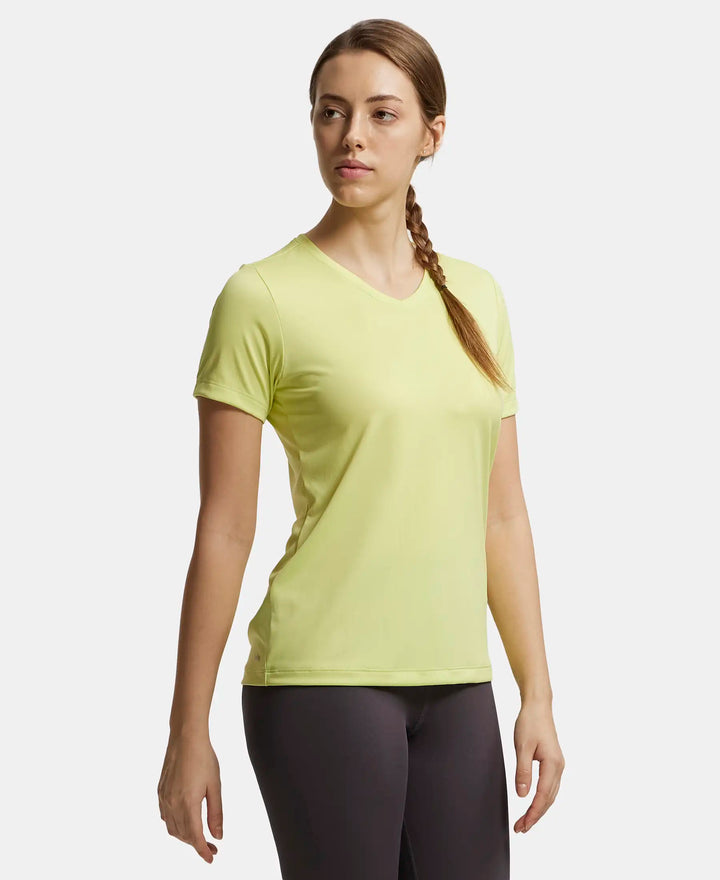 Microfiber Fabric Relaxed Fit Solid V Neck Half Sleeve Performance T-Shirt - Daiquiri Green-2